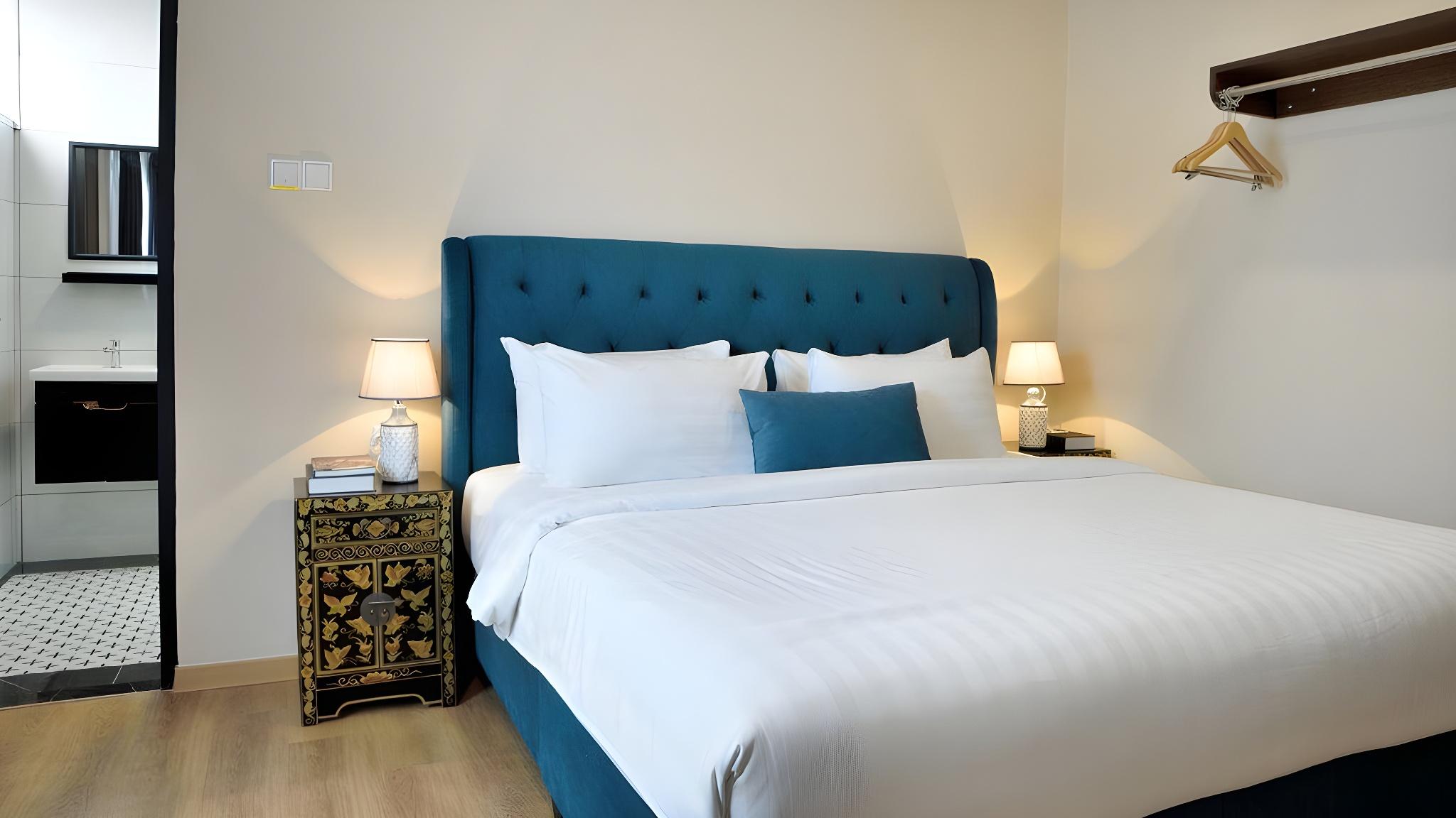 Heritage, Standard, King Bed