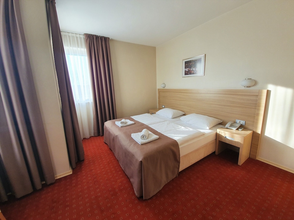 Hotel Brotnjo 24/67