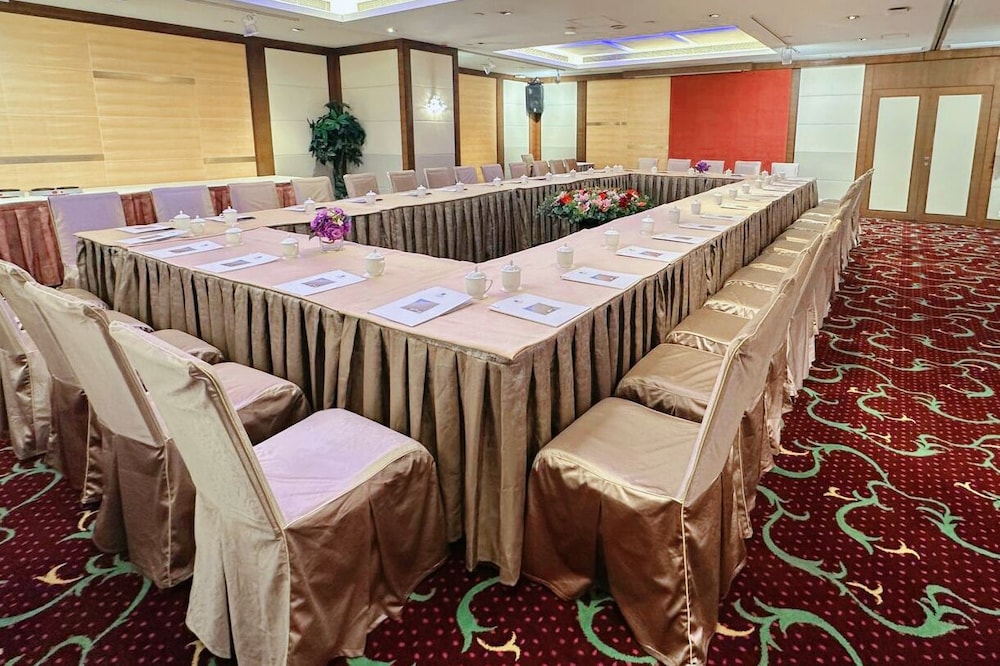 Metropark Hotel Kowloon 38/52