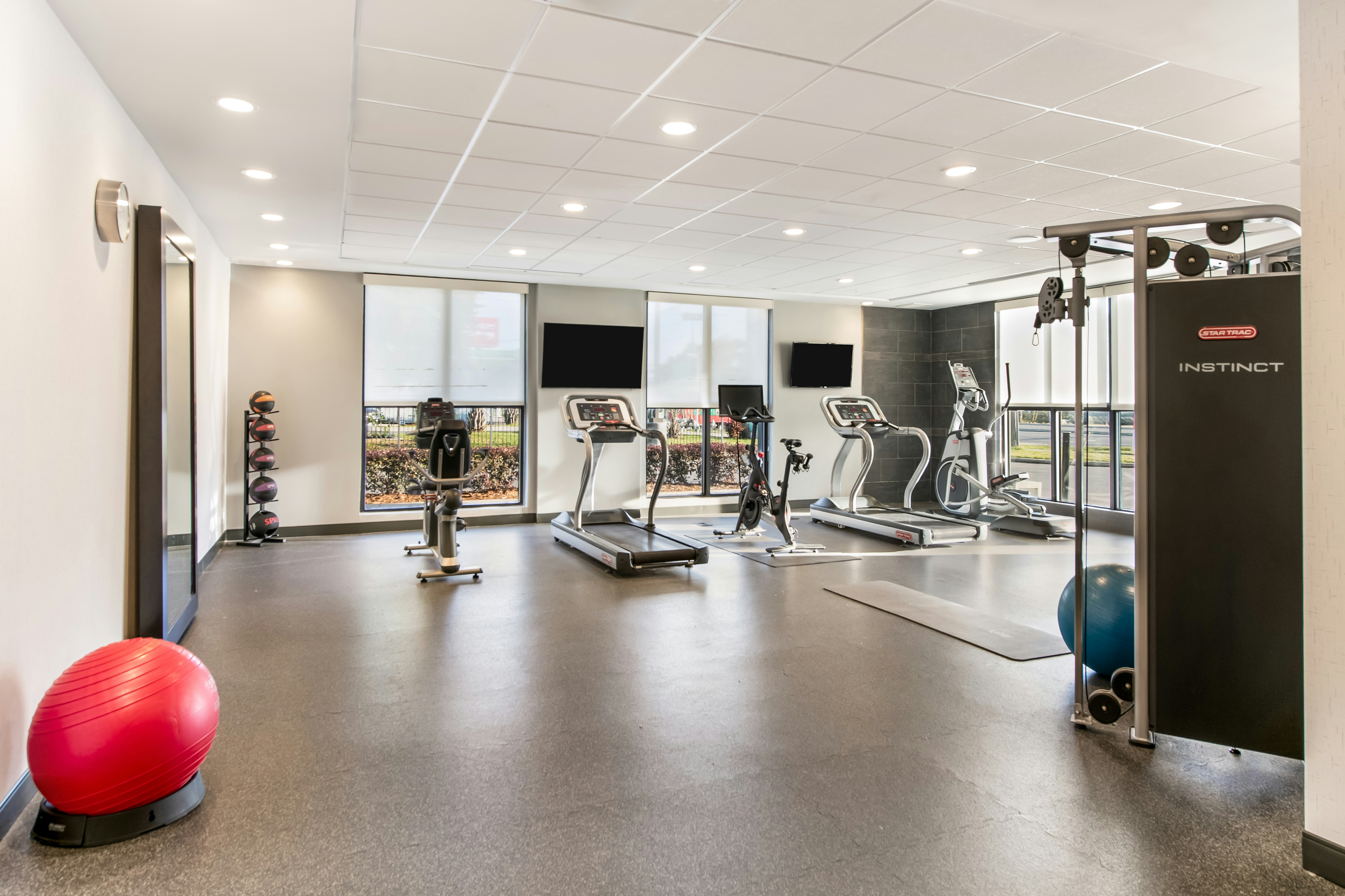 Home2 Suites By Hilton Pensacola I 10 At North Davis Hwy Fl 25/46