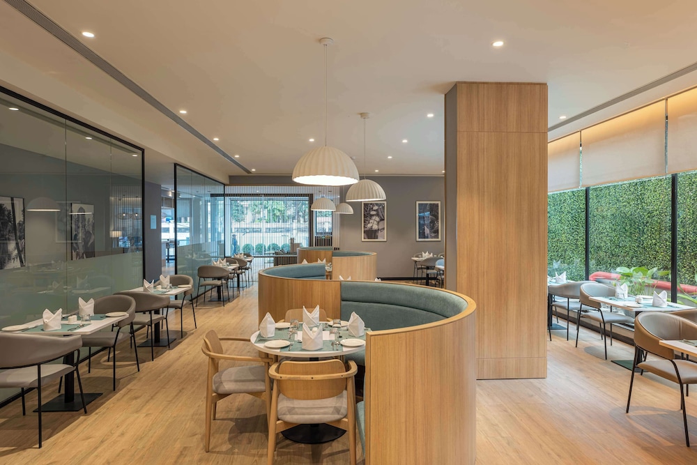 Park Inn & Suites by Radisson Thrissur East Fort 30/47