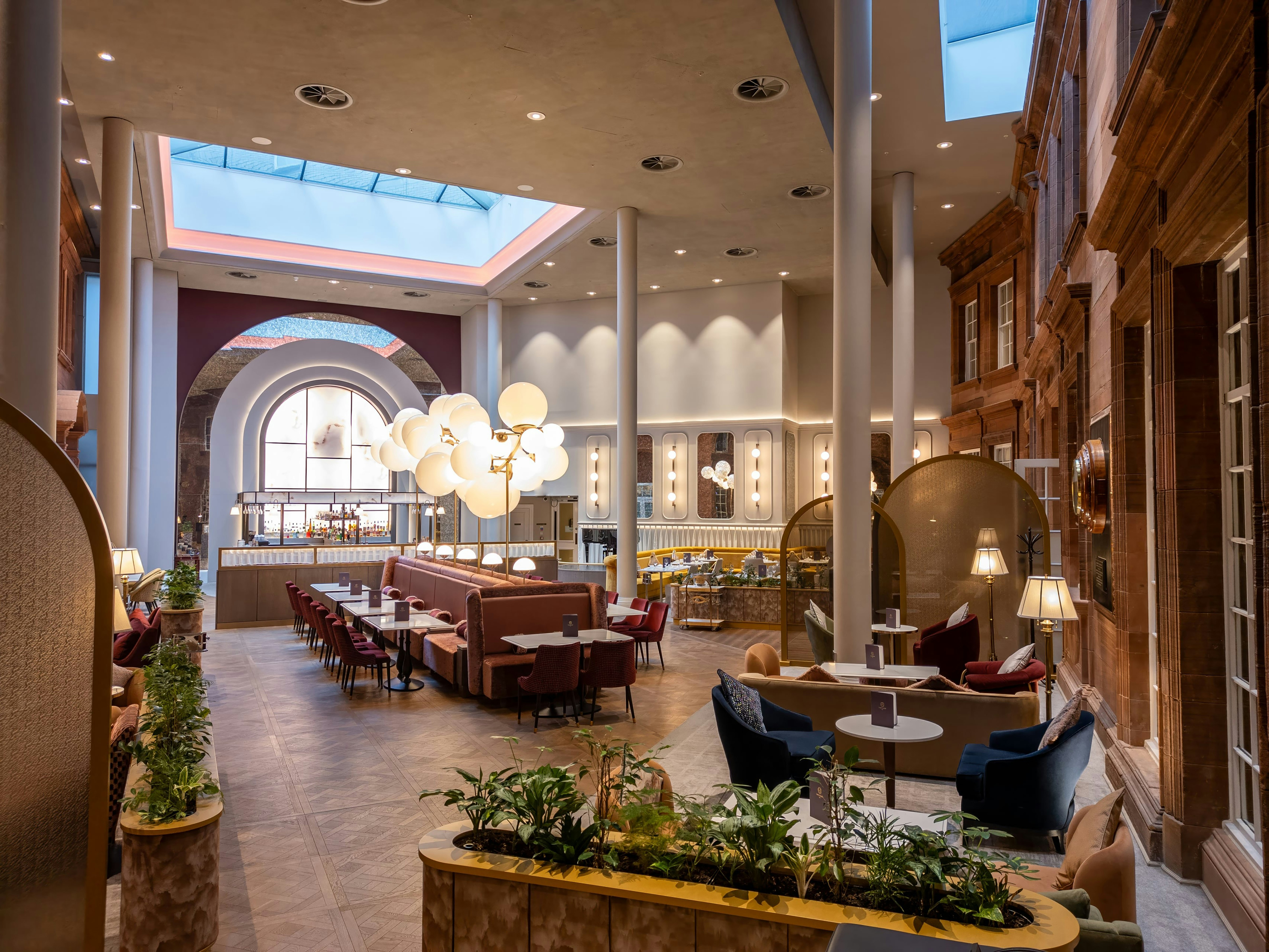 The Caledonian Edinburgh, Curio Collection by Hilton 30/60