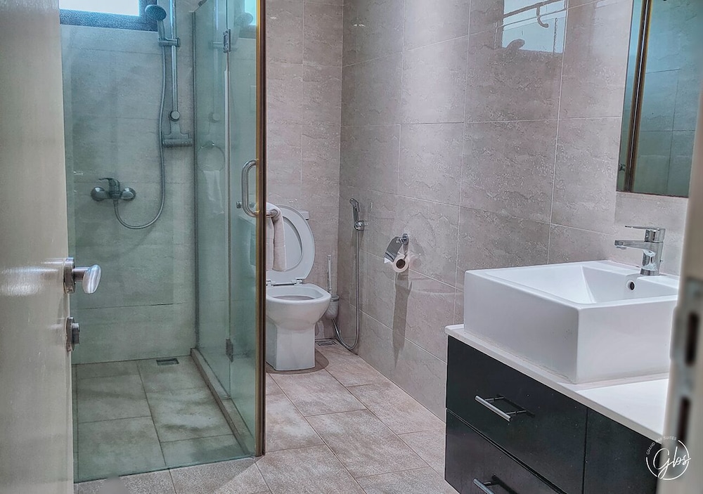 Grand Bay Suites 26/65