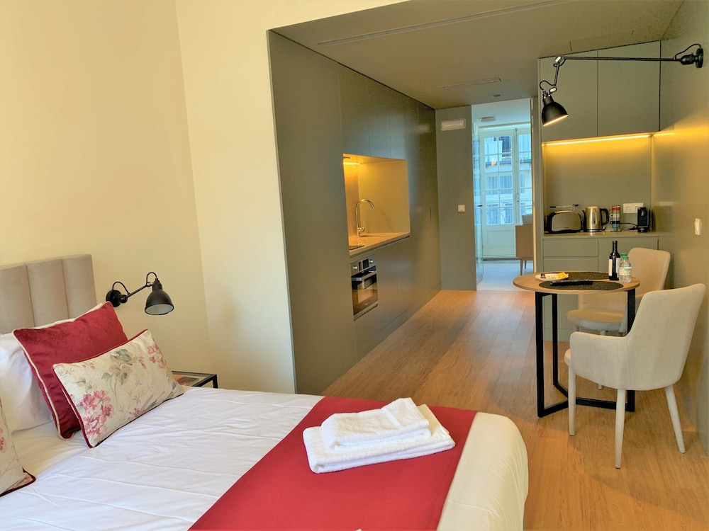 Clerigos Prime Suites by Porto City Hosts 11/50
