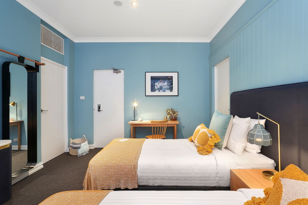 Coogee Bay Hotel Pub Style 9/50