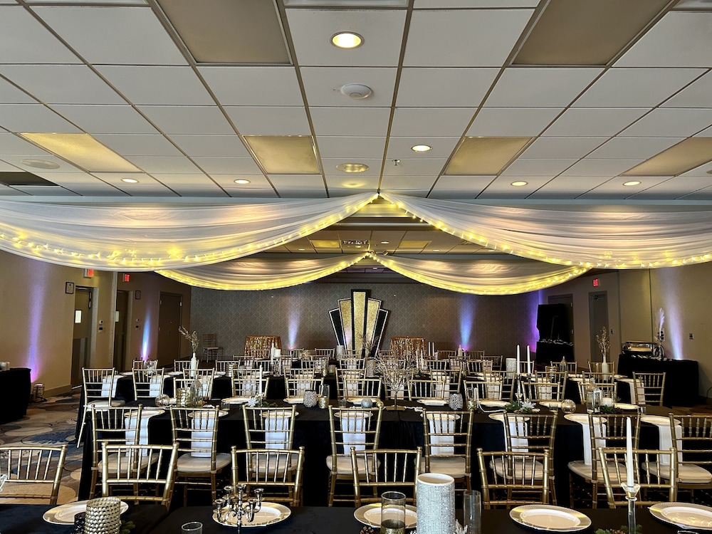 Eastland Suites Hotel & Conference Ctr, Trademark by Wyndham 59/69