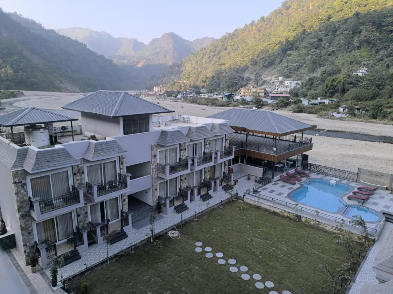 Amritara Chakra River Resort in Jogiyana