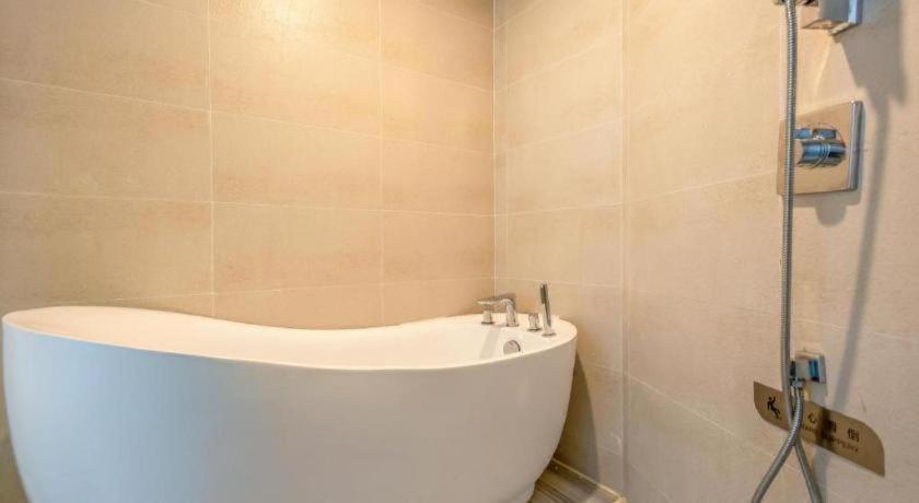 Lavande Hotel (Qingdao North Railway Station Siliu South Road) 49/49
