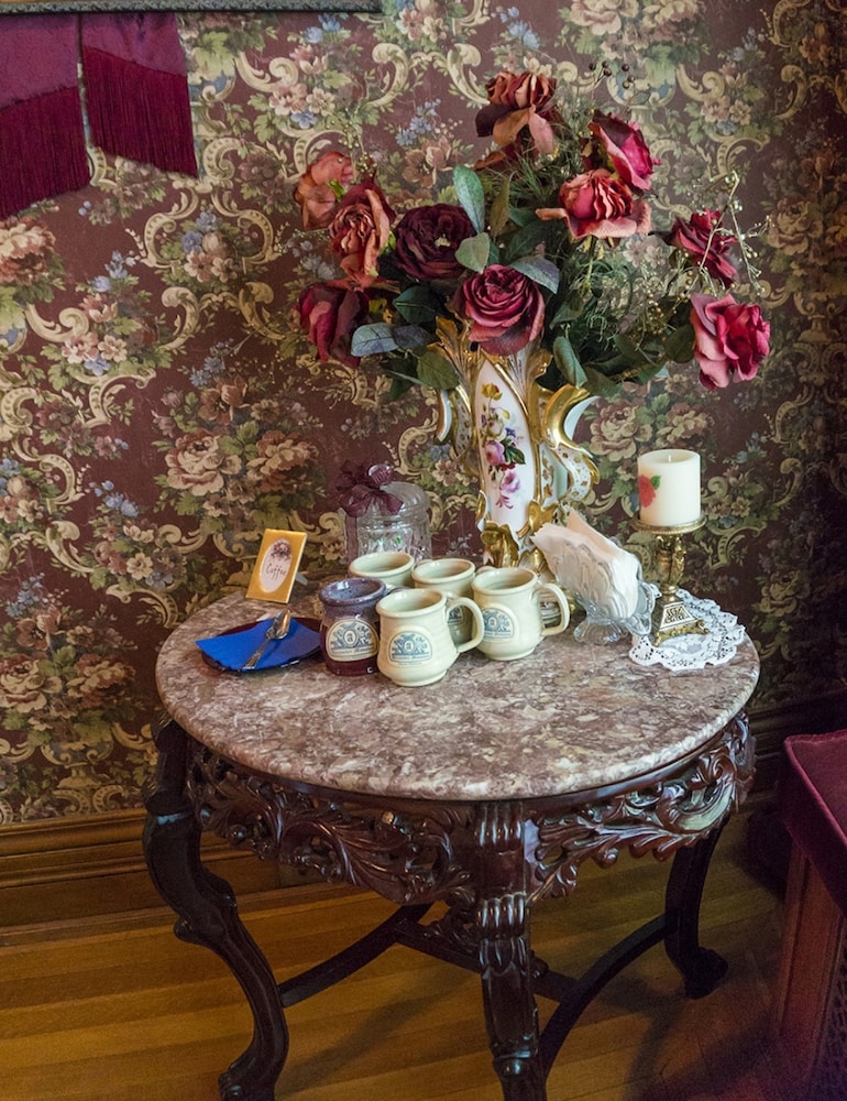 Alexander Mansion Historic Bed and Breakfast 39/48