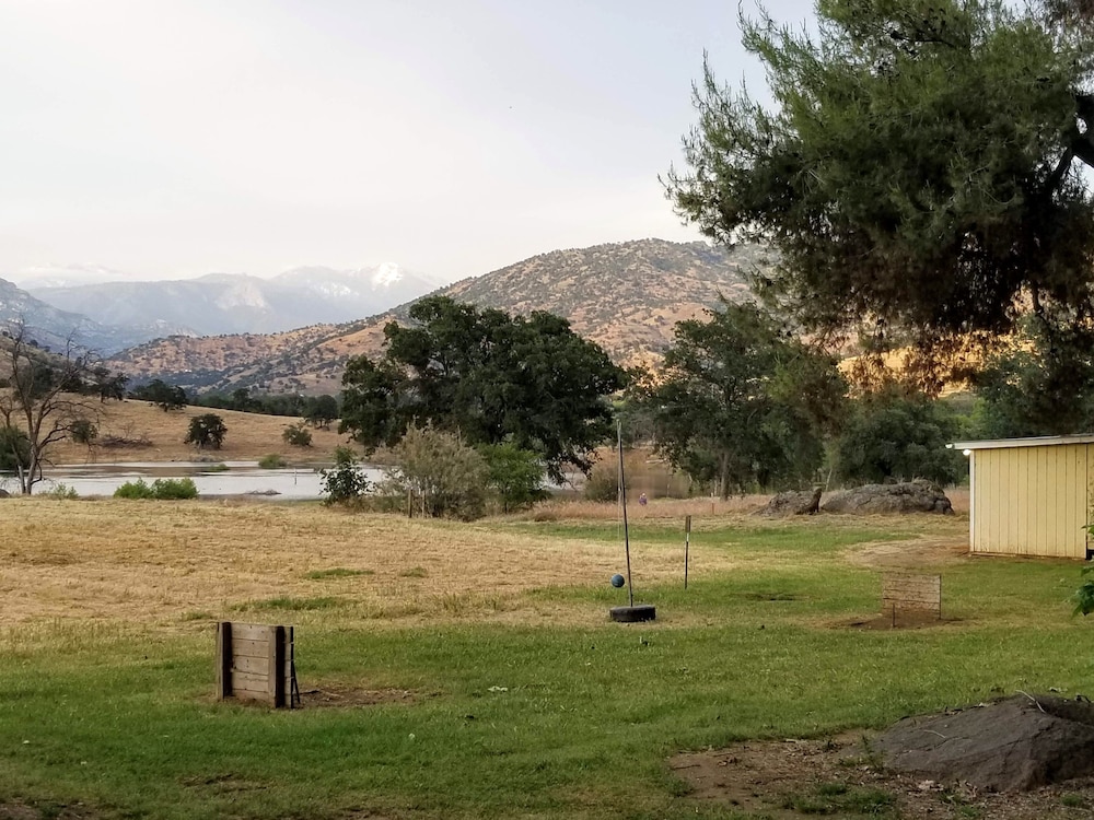 Lazy J Ranch-Americas Best Value Inn 33/52
