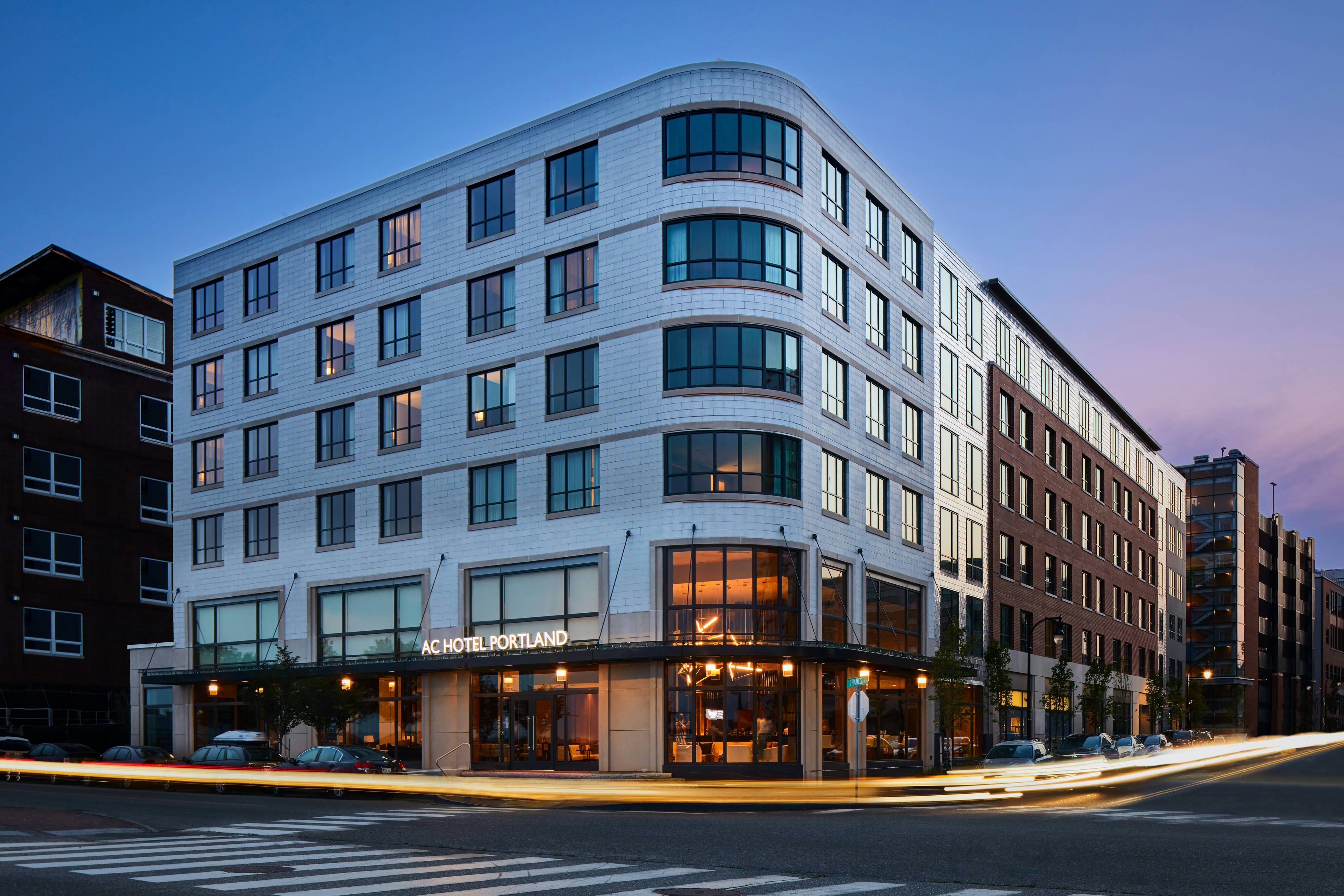 Ac Hotel Portland Downtown Waterfront By Marriott 19/19
