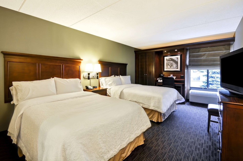 Hampton Inn Cleveland Westlake 11/40