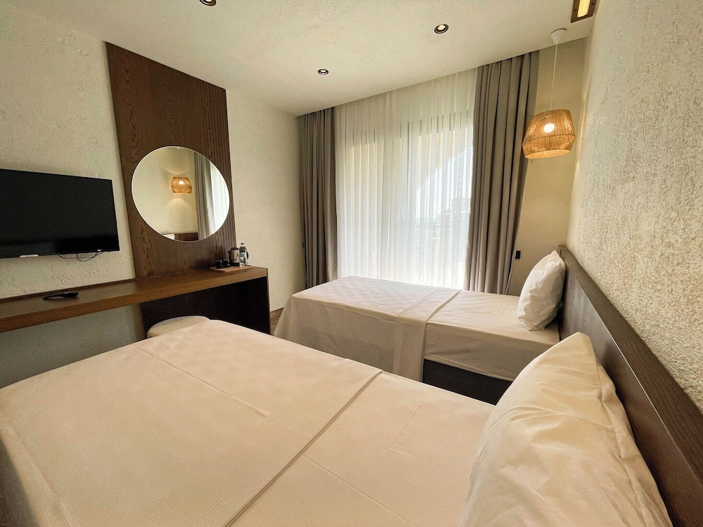 Now Boutique Hotel 6/17
