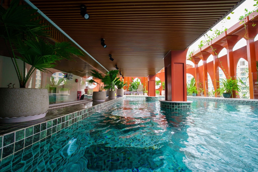 swimming pool spa