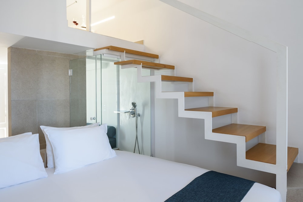 Muses Cycladic Suites 30/80