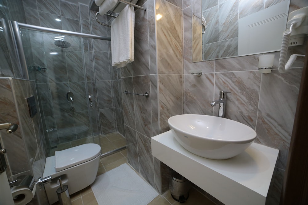 Mitani Suites 43/50