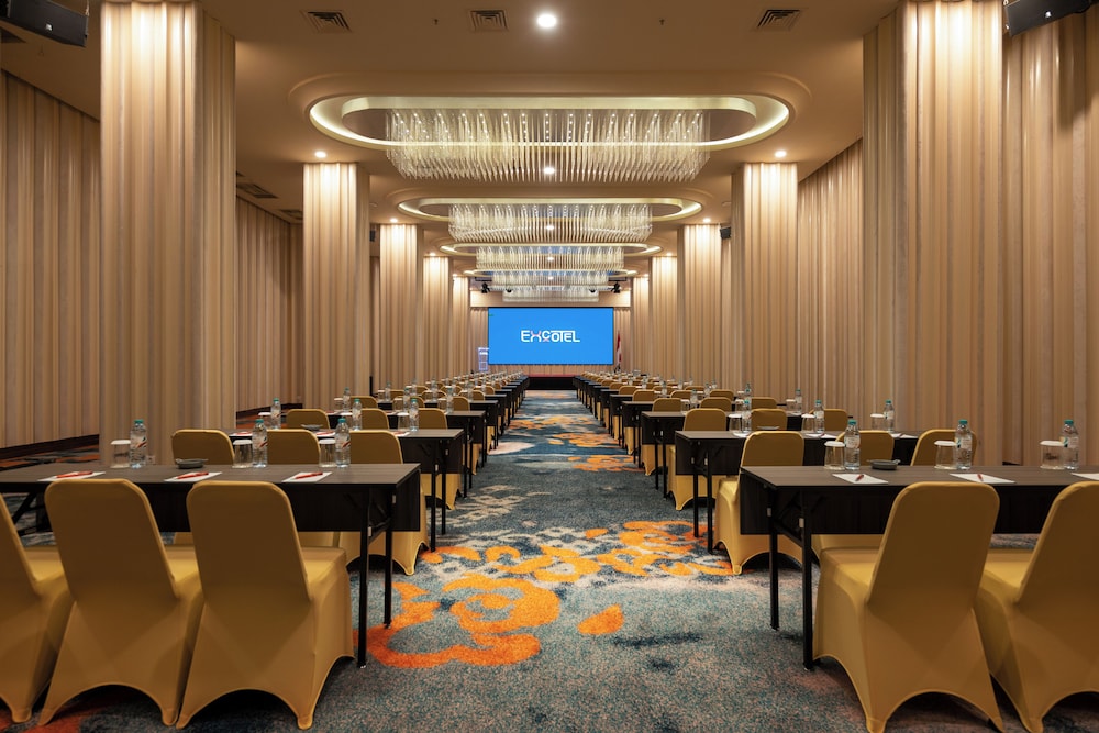 EXCOTEL Design Hotel Surabaya 49/57