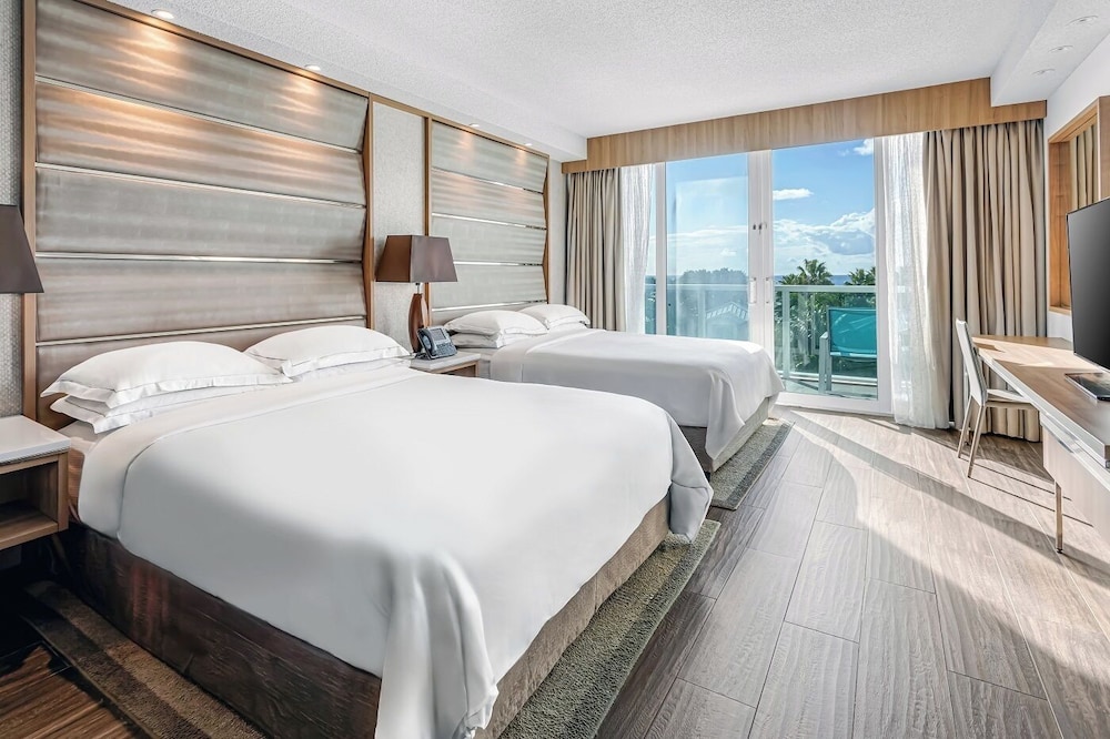 Room, 2 Queen Beds, Water Front