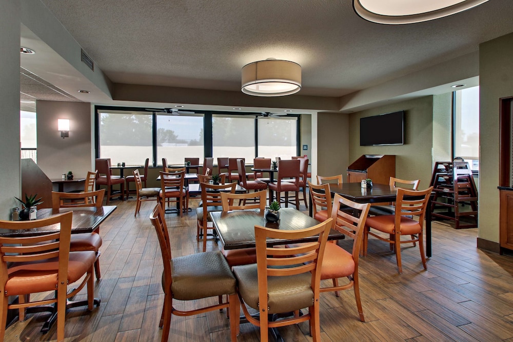 Drury Inn and Suites Evansville East 36/50