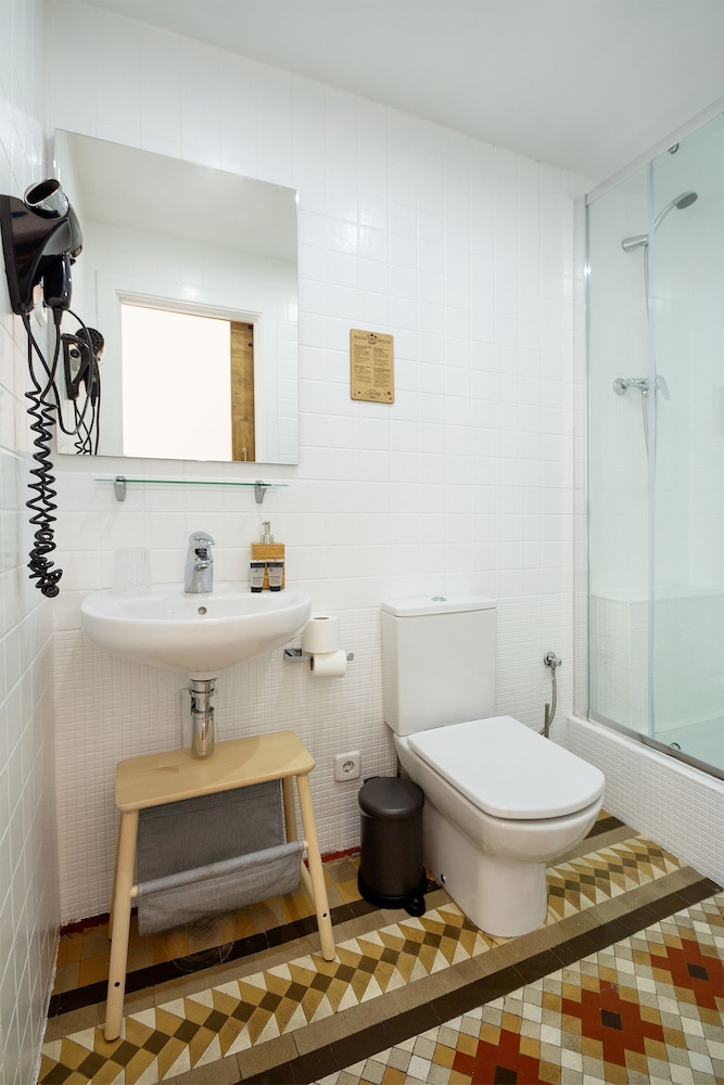 Hostal Girona 50/50