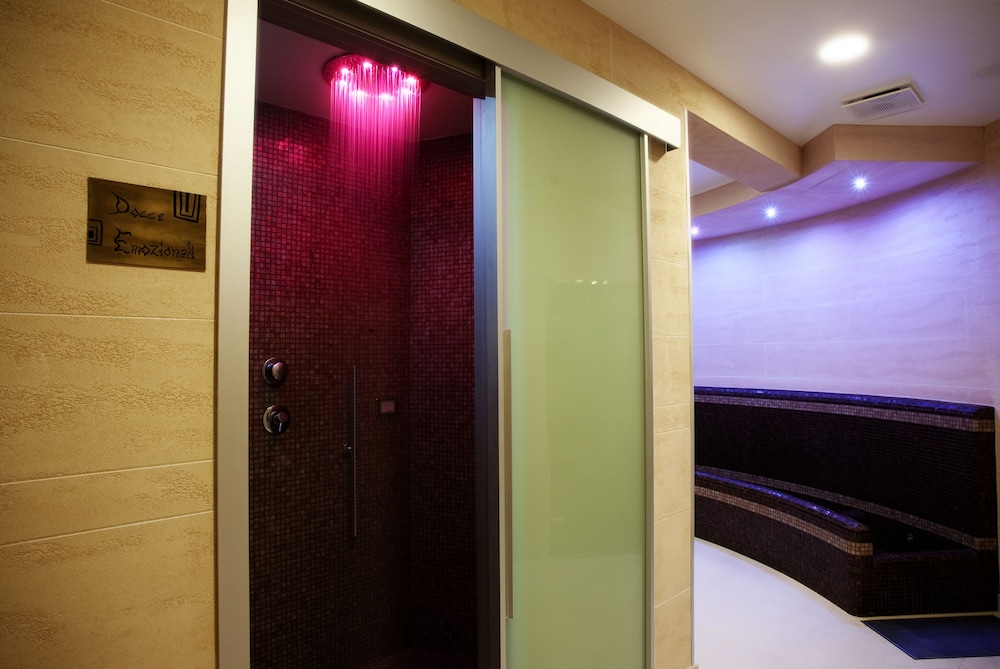 'A NUCIARA PARK HOTEL & WELLNESS CENTER 27/40