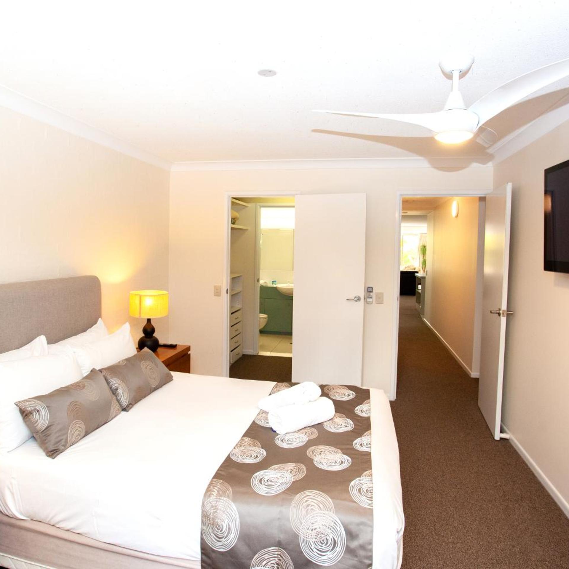 3 Bedrooms, Courtyard, Apartment