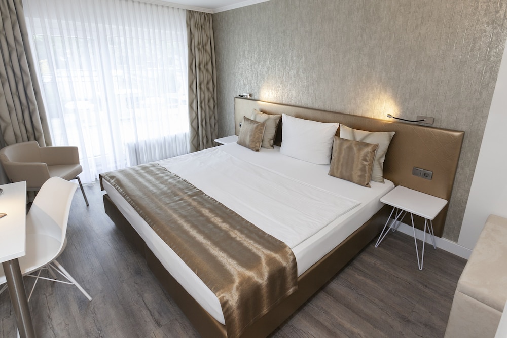 Hotel Prinz Anton 10/40