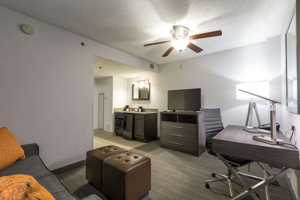 Country Inn & Suites By Radisson Lake Norman Huntersville NC 46/48