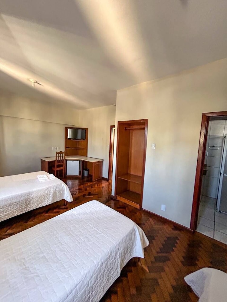 Acomodare Hotel 8/43