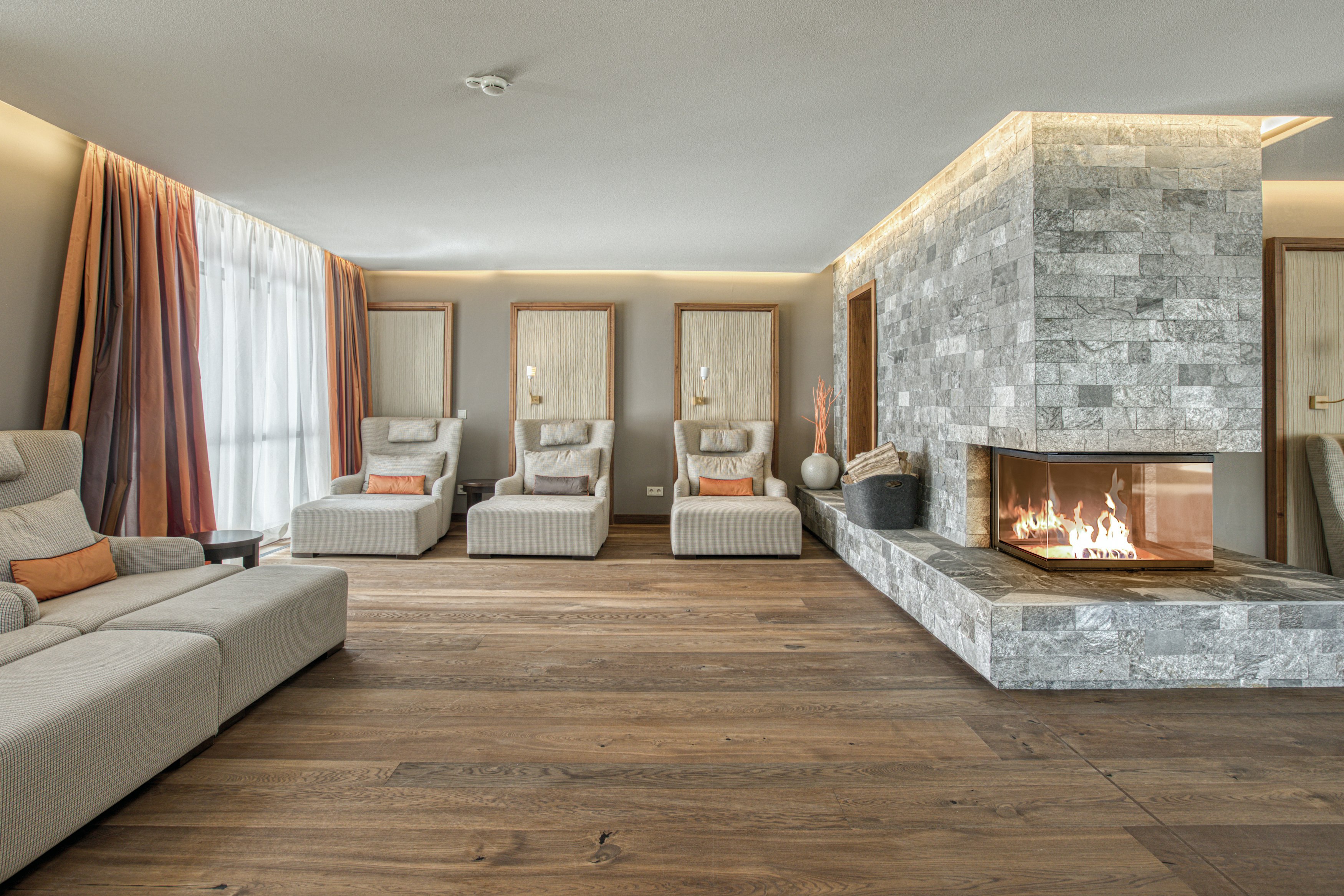WALD AND SCHLOSSHOTEL FRIEDRICHSRUHE 33/67