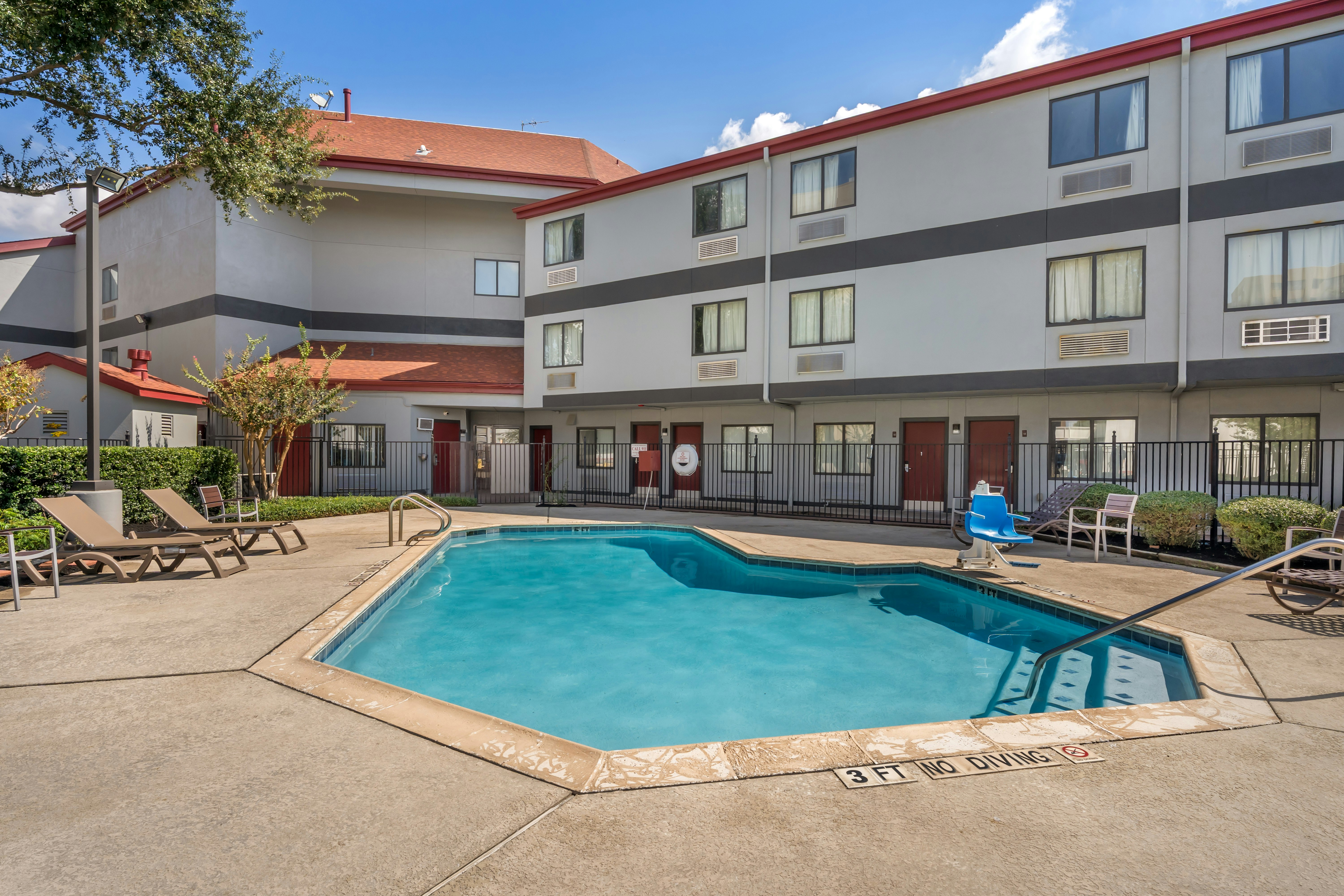 Red Roof Inn Houston - Brookhollow 23/29