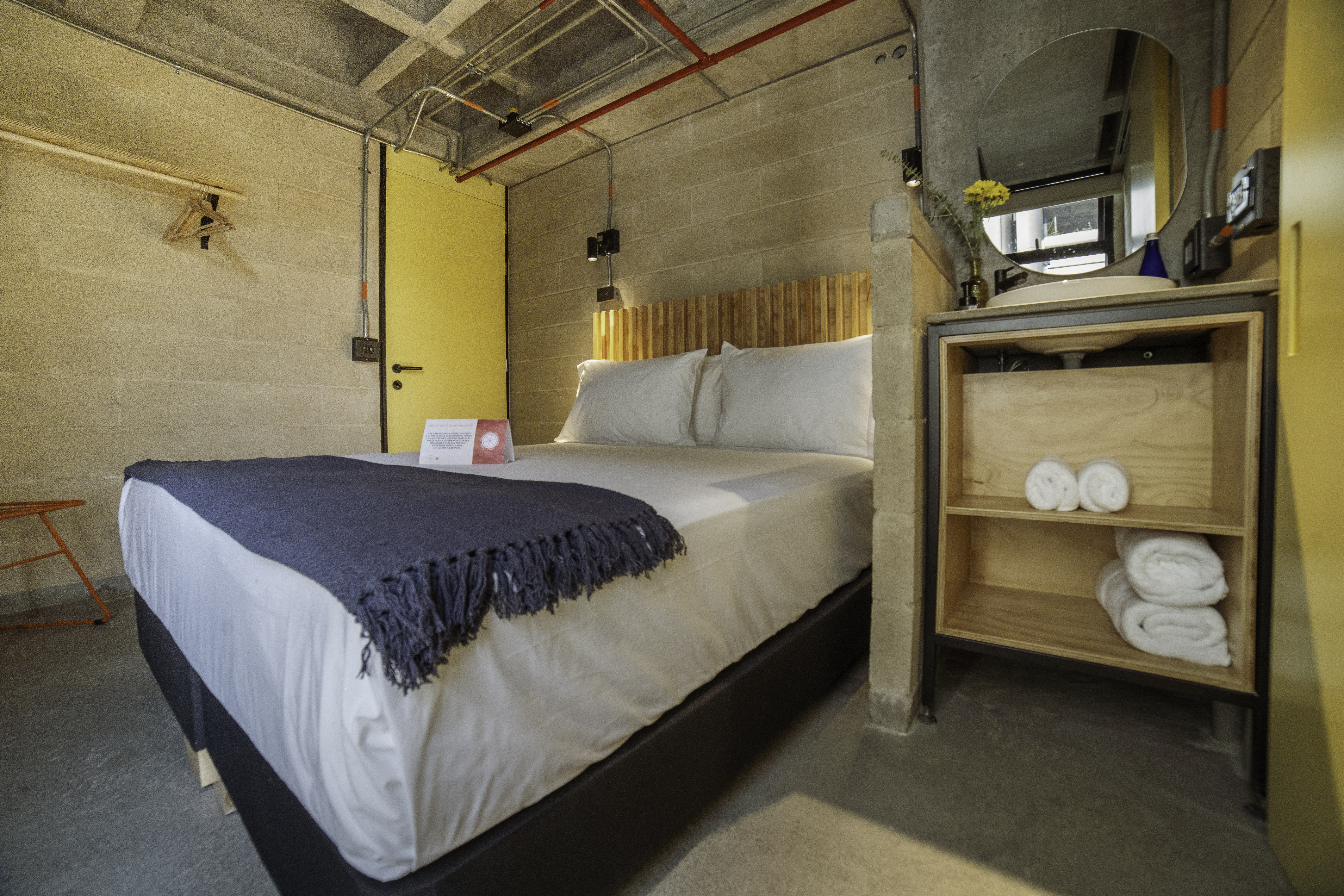BASIC, DOUBLE BED