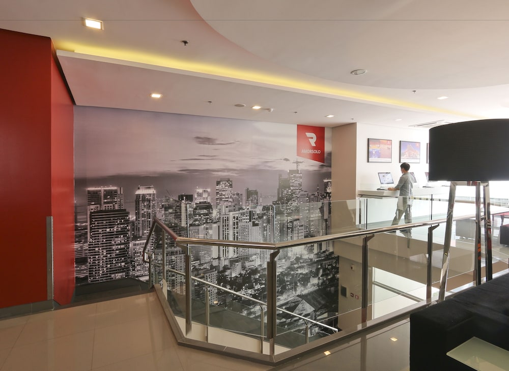 Red Planet Makati Amorsolo 46/56