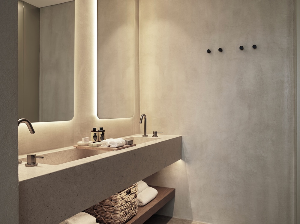 Magma Resort Santorini in of the Unbound Collection by Hyatt 64/64