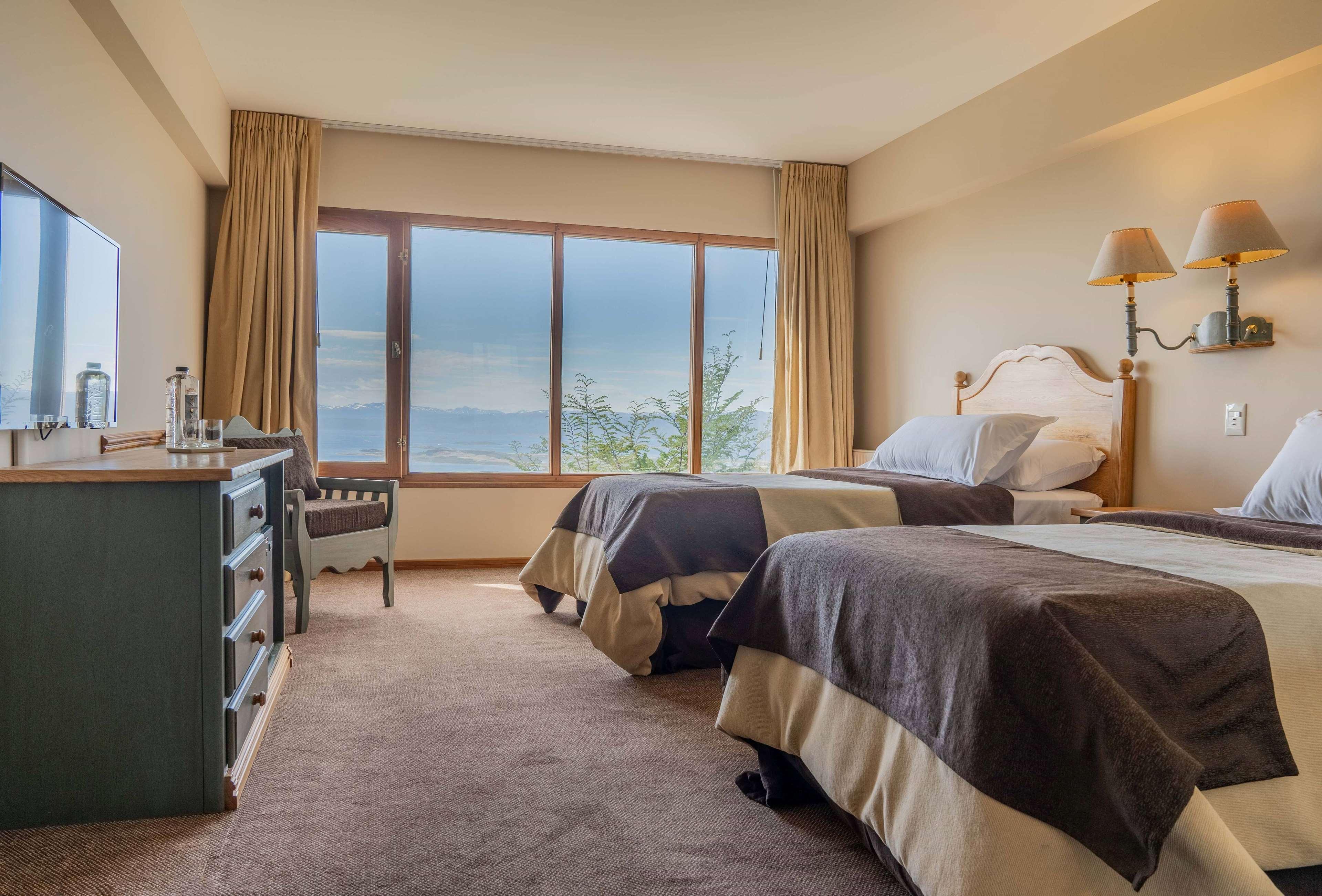 Room, Twin Beds, with View