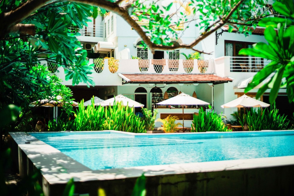 Iroha Garden Hotel Resort 65/71