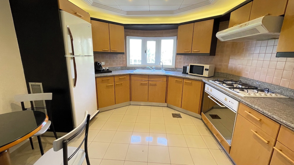 Lahoya Suites 13/50