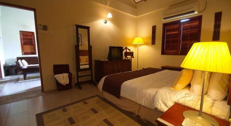 Ulek Beach Resort 10/23