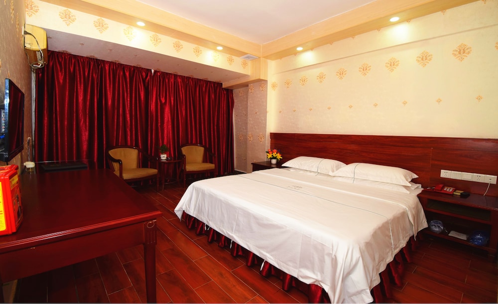 Junshan Hotel 37/75