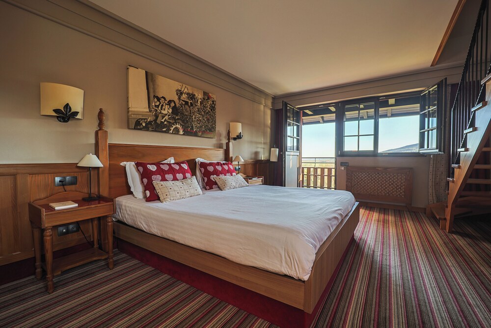Hotel Arnold 12/48