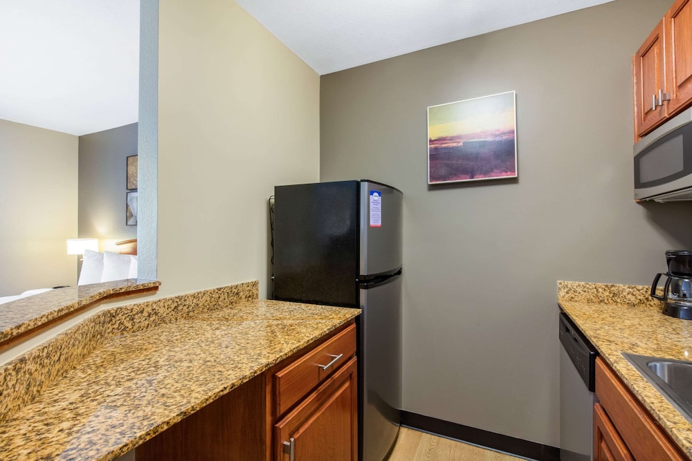 Suburban Studios Birmingham Homewood I-65 20/20