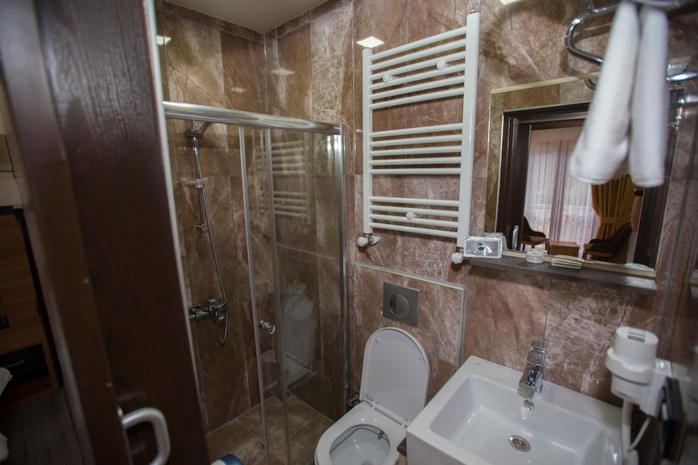 Yayla Hotel 48/49