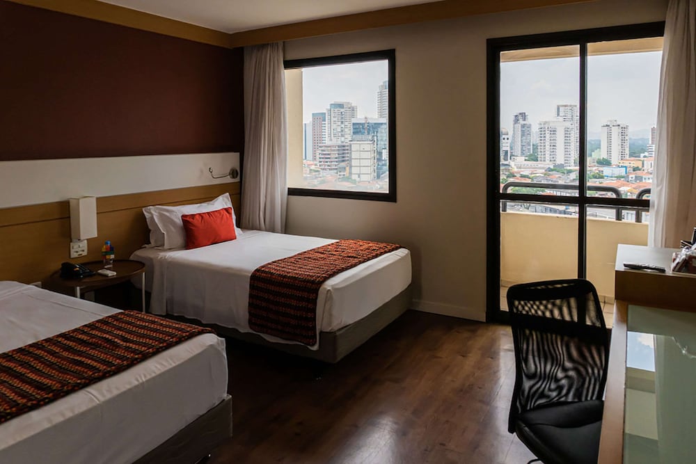 Quality Hotel Faria Lima 15/40