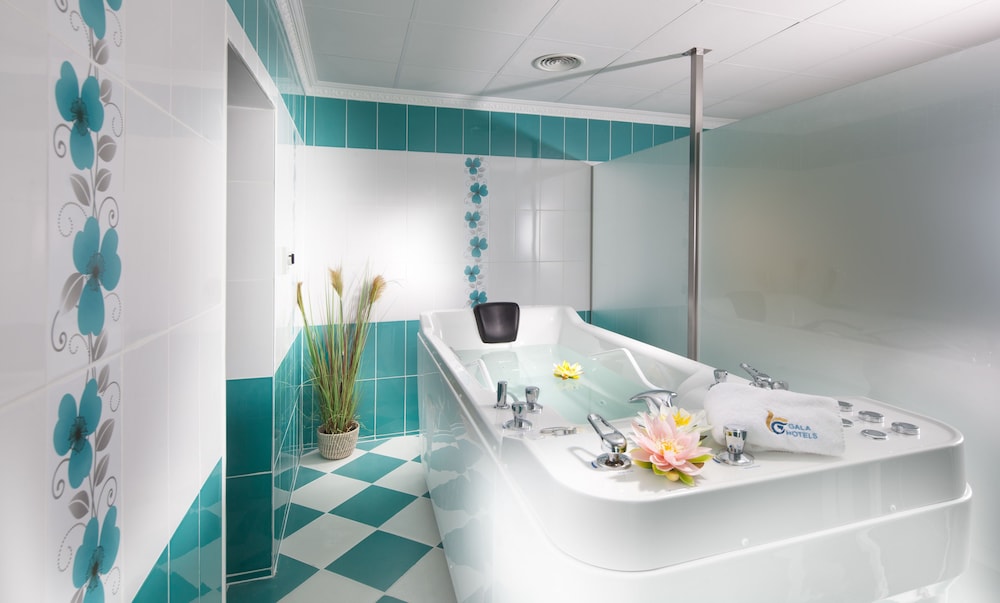 CHATEAU MONTY SPA RESORT 36/69