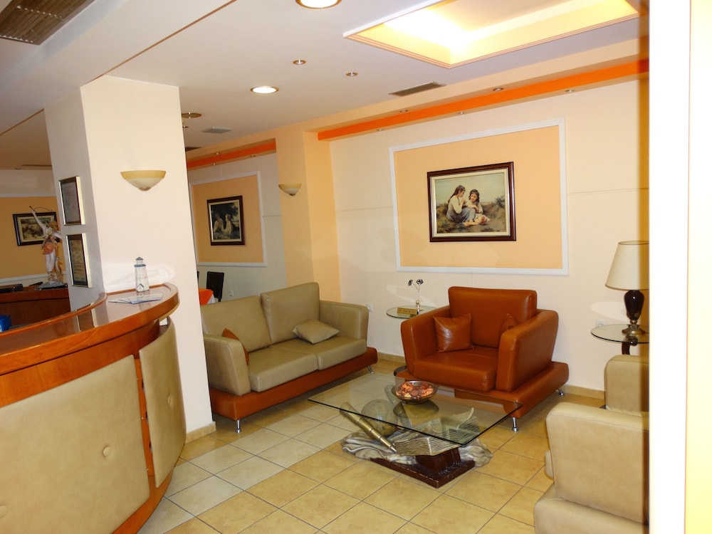 Faros 2 Hotel 30/36