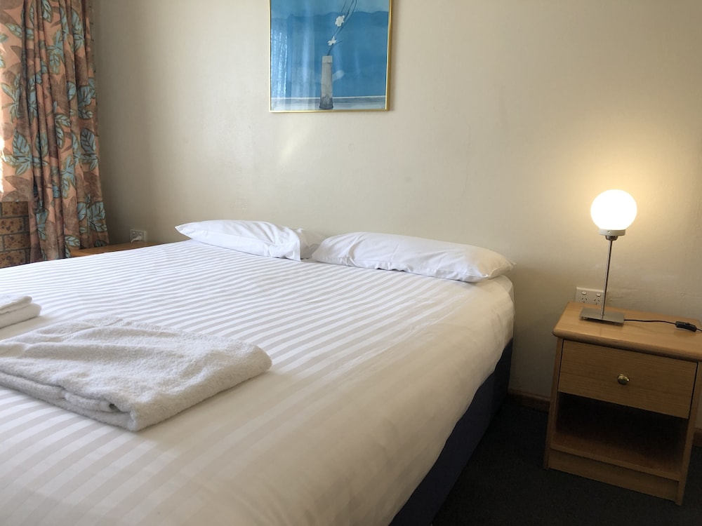 Canberra Lyneham Motor Inn 16/48