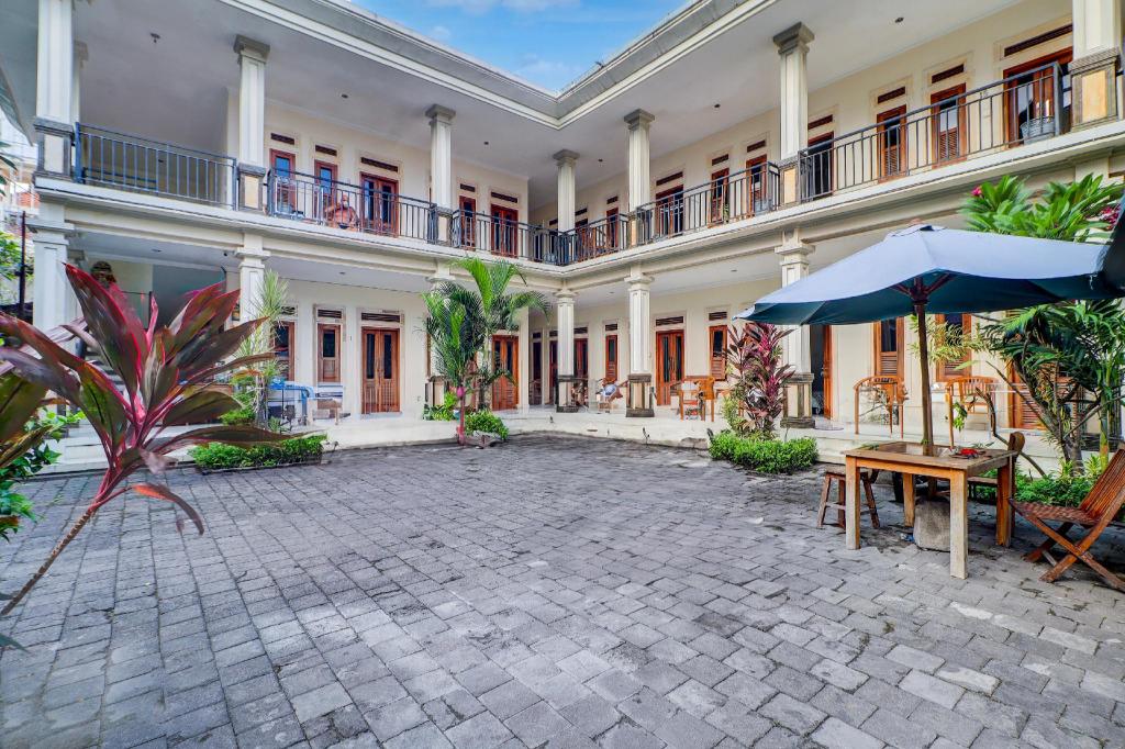 Hotel O Bali near Beachwalk Shopping Center formerly Budget Door Legian Inn 54/63