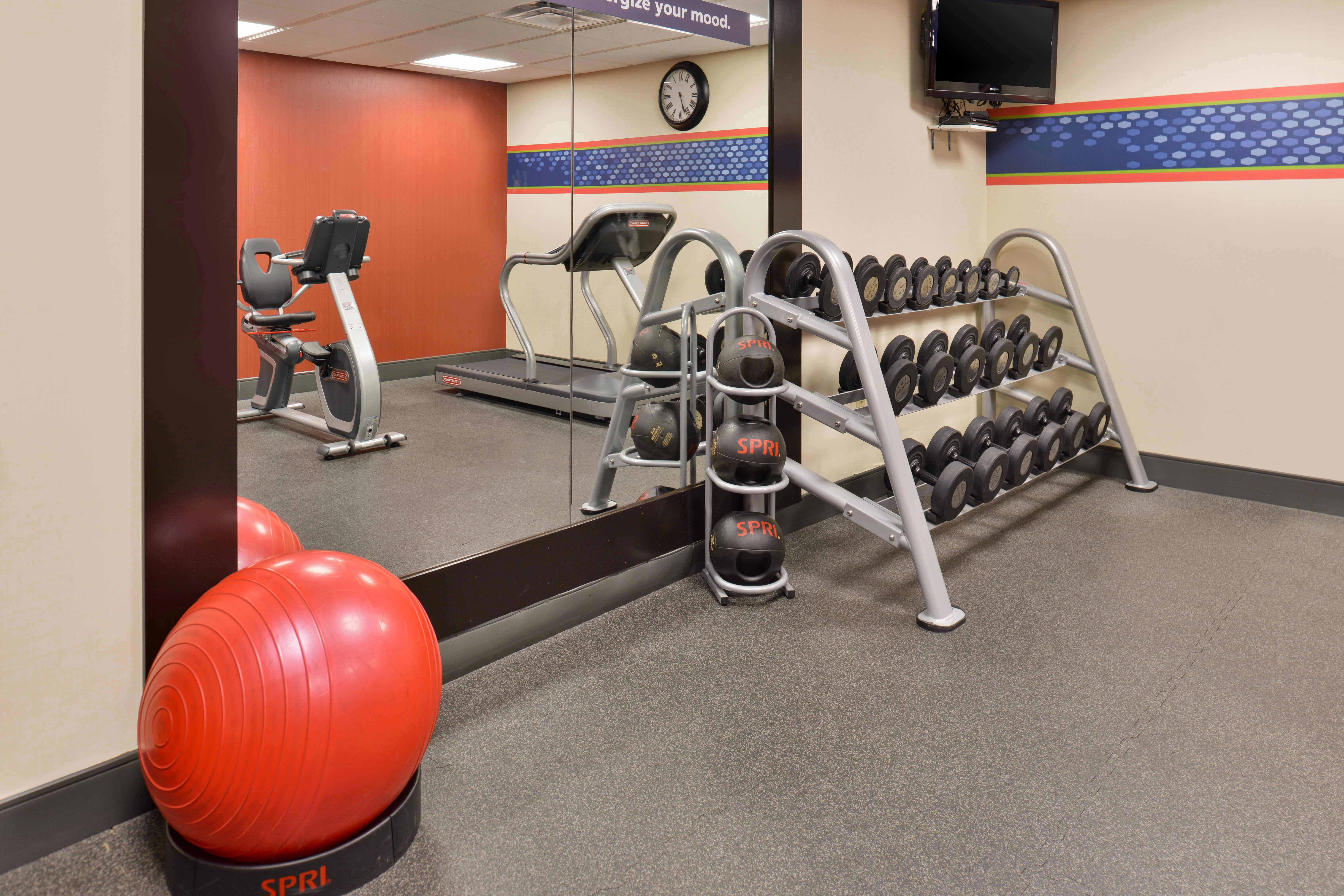 Hampton Inn and Suites Muncie 26/43