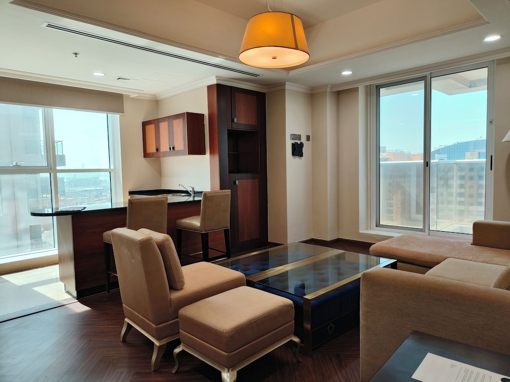 Seven Seas Hotel 53/68