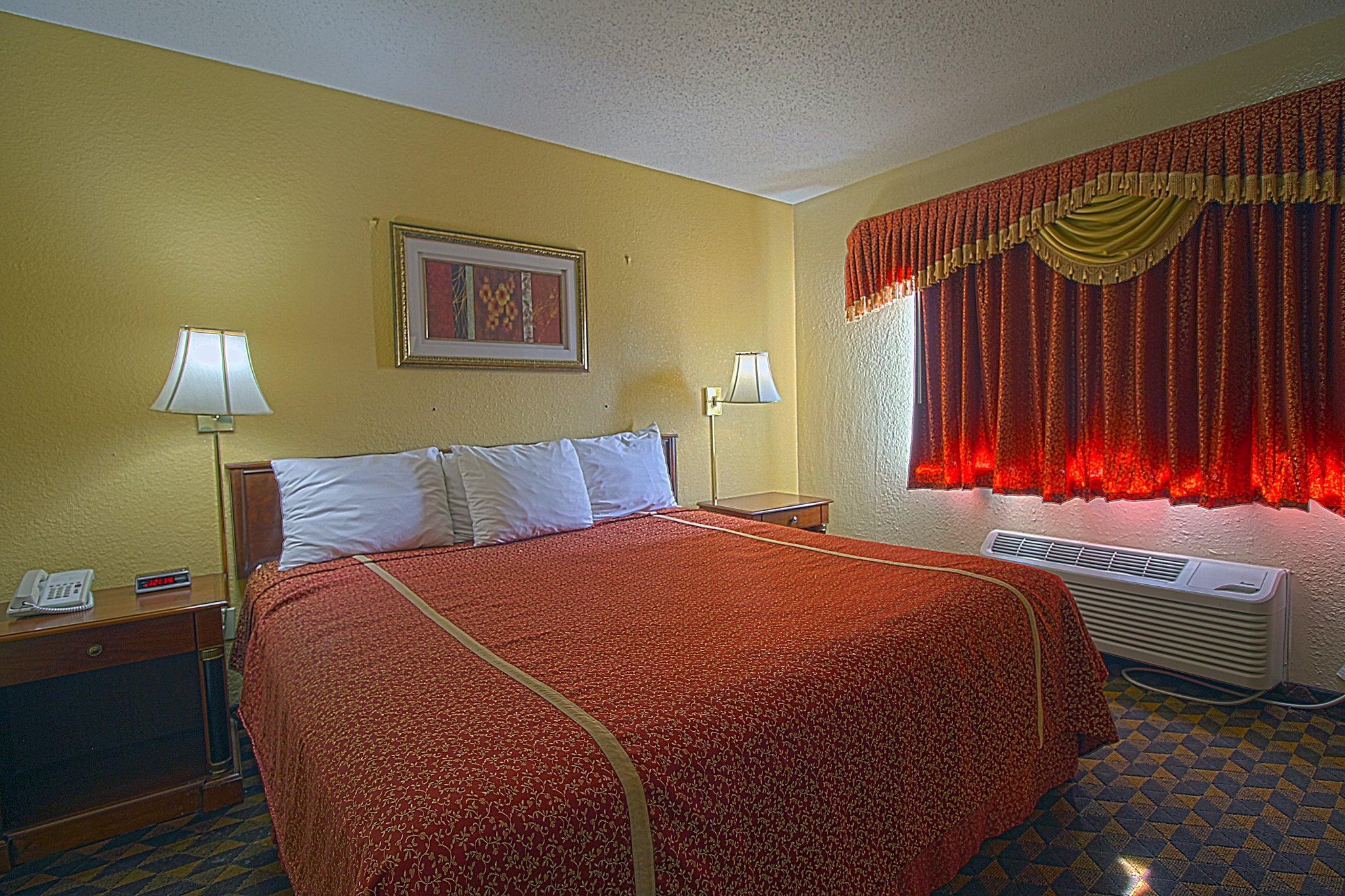 Geneva Motel Inn 14/26